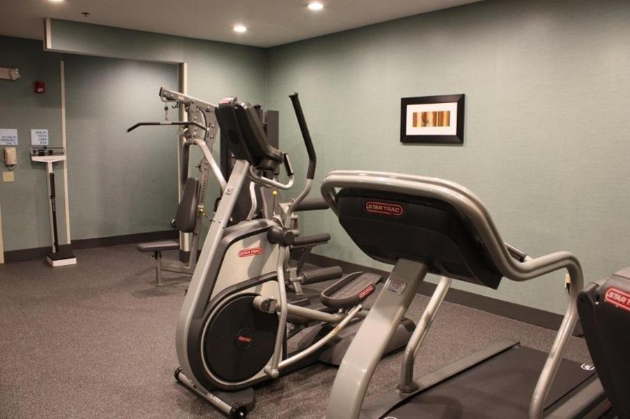 Holiday Inn Express - Ludlow - Chicopee Area By Ihg Esterno foto