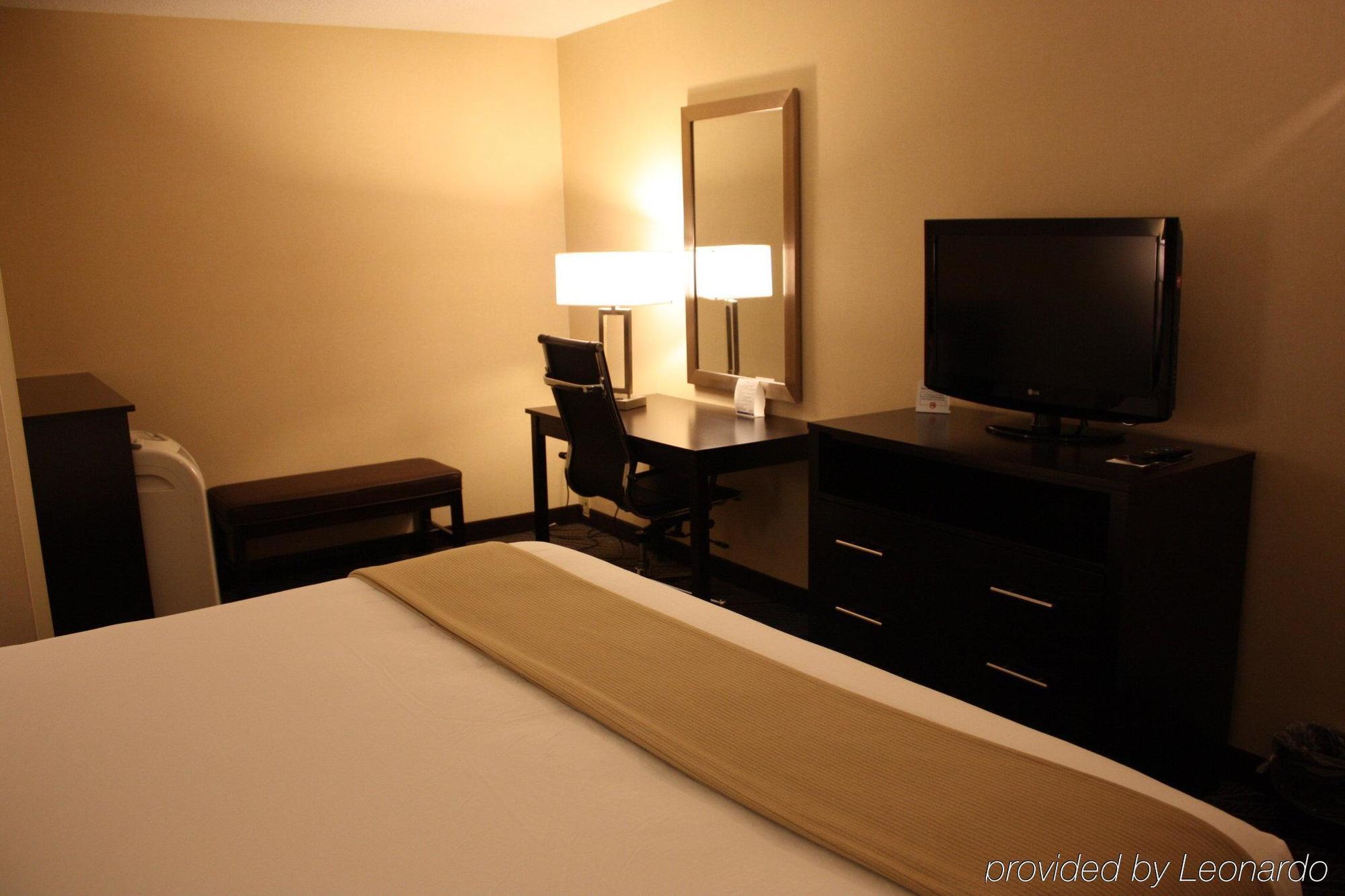 Holiday Inn Express - Ludlow - Chicopee Area By Ihg Esterno foto